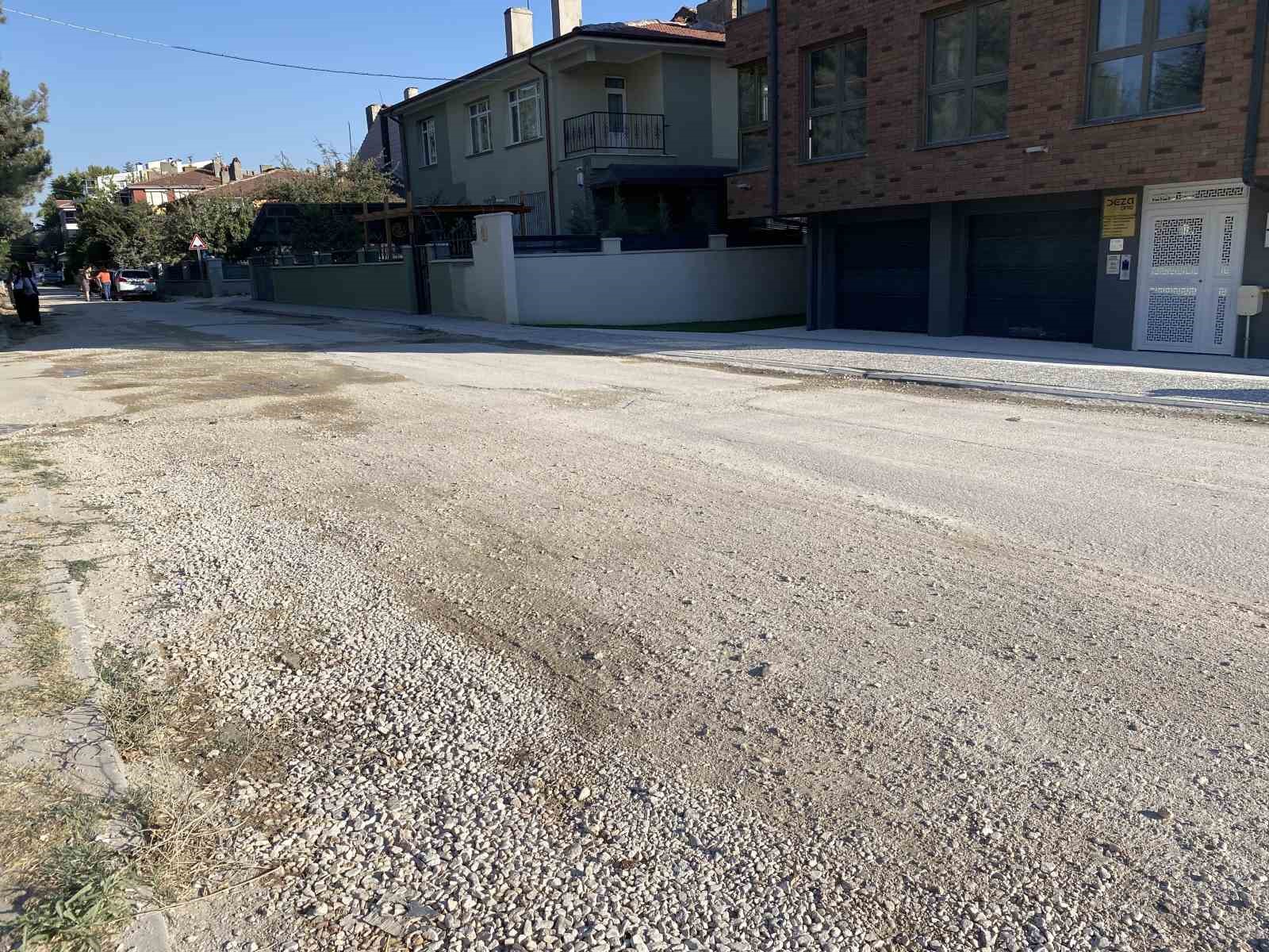 ertugrulgazi-mahallesinde-yol-ve-temizlik-cilesi