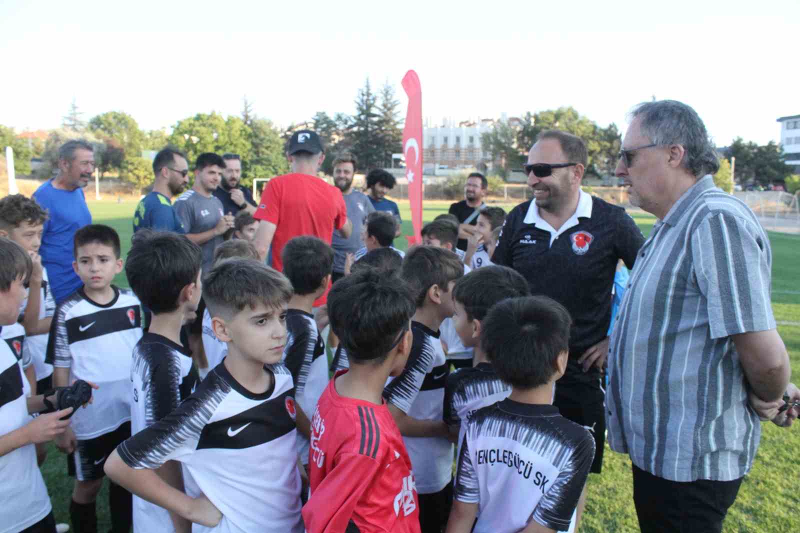 eskisehirde-u10-mini-minikler-turnuvasi-sona-erdi