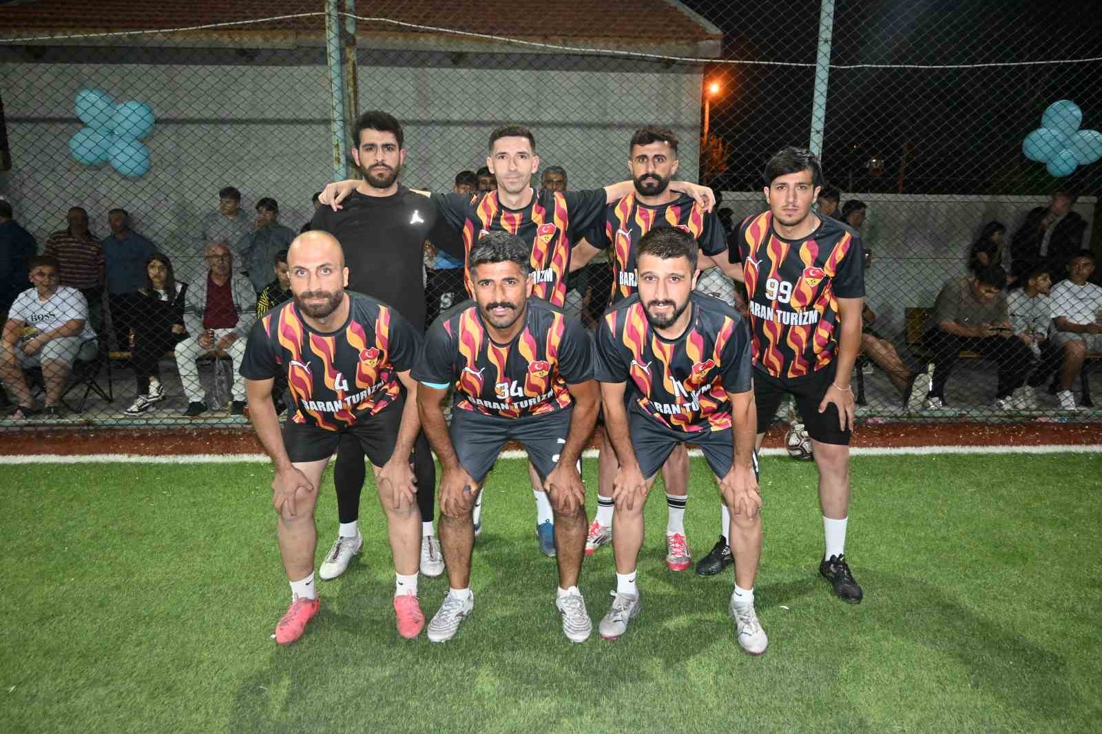 inonu-9-geleneksel-hali-saha-turnuvasinin-sampiyonu-manda-birligi-oldu