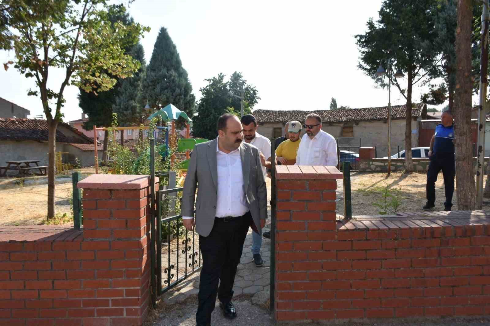 inonu-belediyesi-parklari-yenilemeye-devam-ediyor