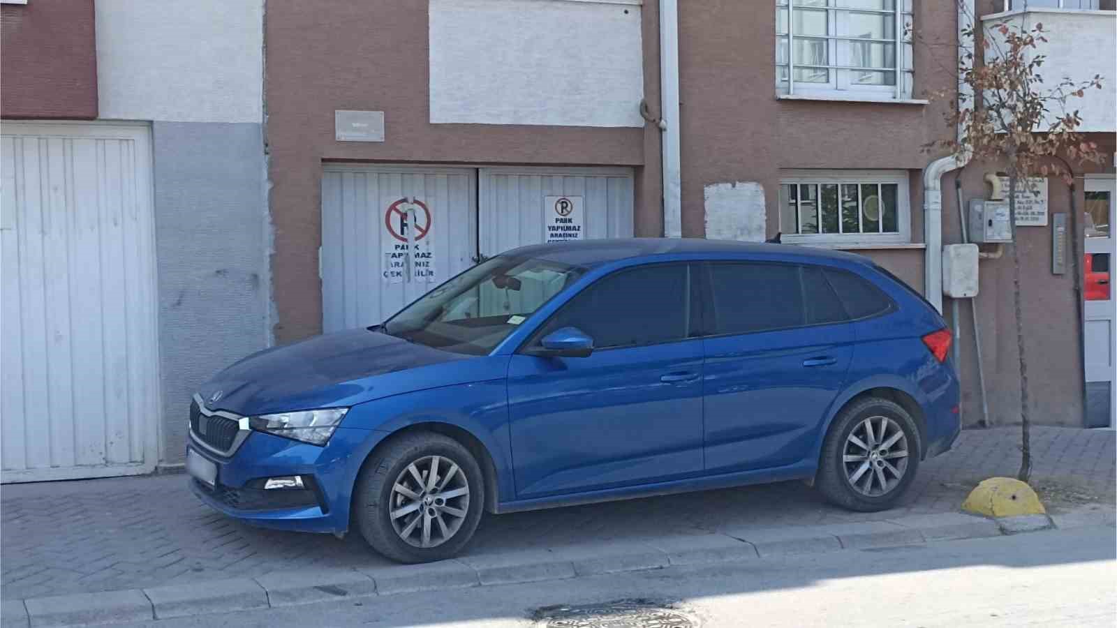 kaldirim-isgalini-beton-dubalar-bile-engelleyemiyor
