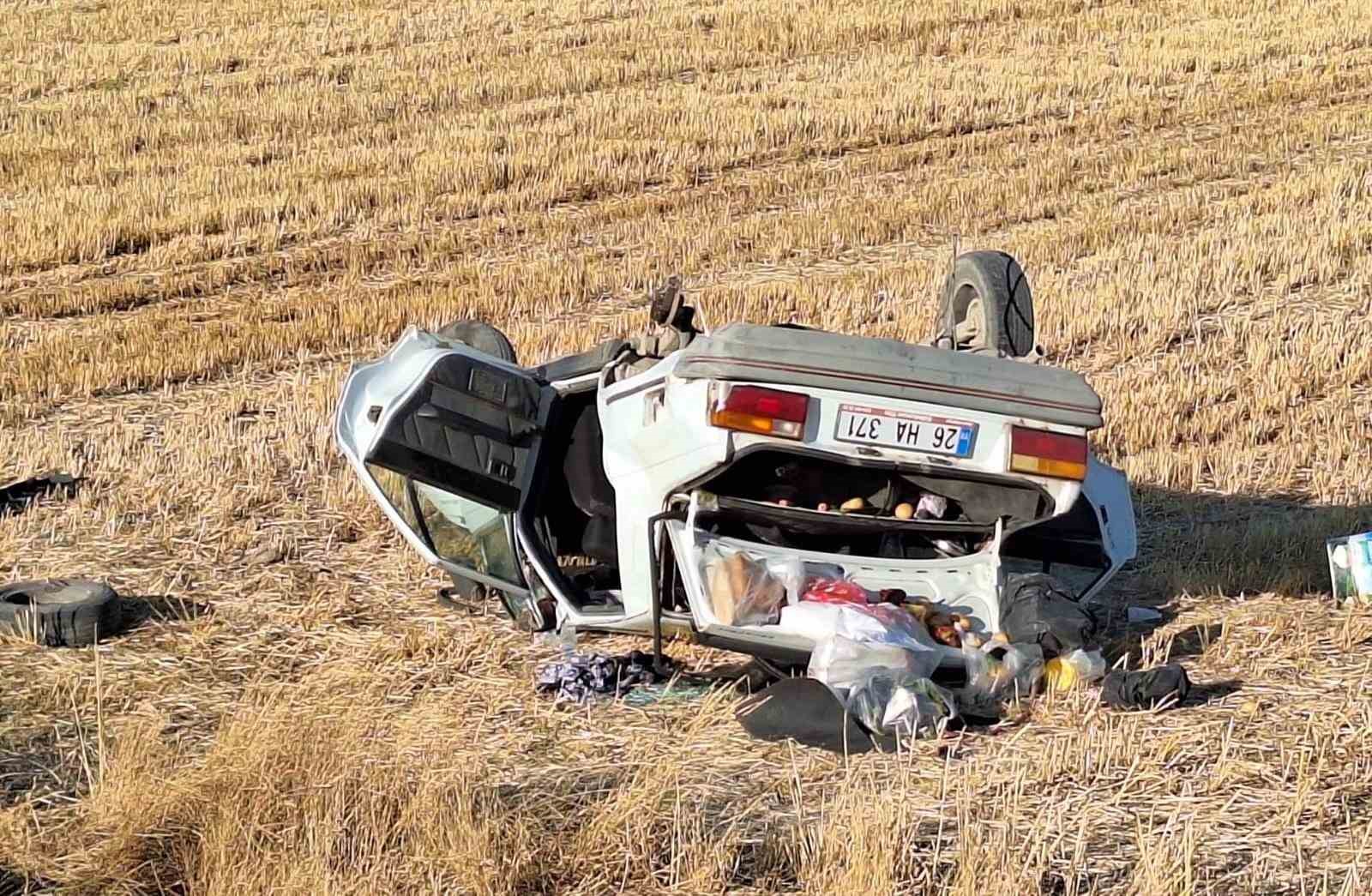 kutahyada-otomobil-tarlaya-uctu-2-yarali