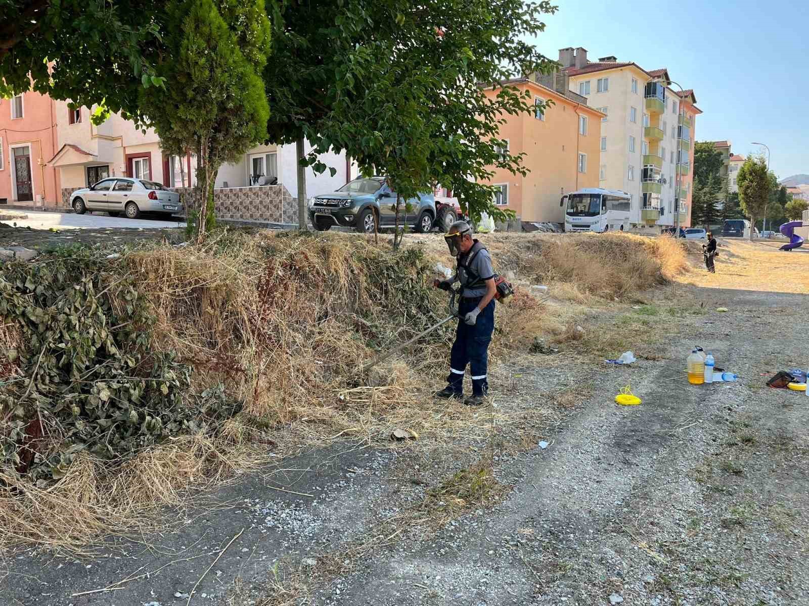 sogutte-refujler-ve-yesil-alanlar-yenileniyor
