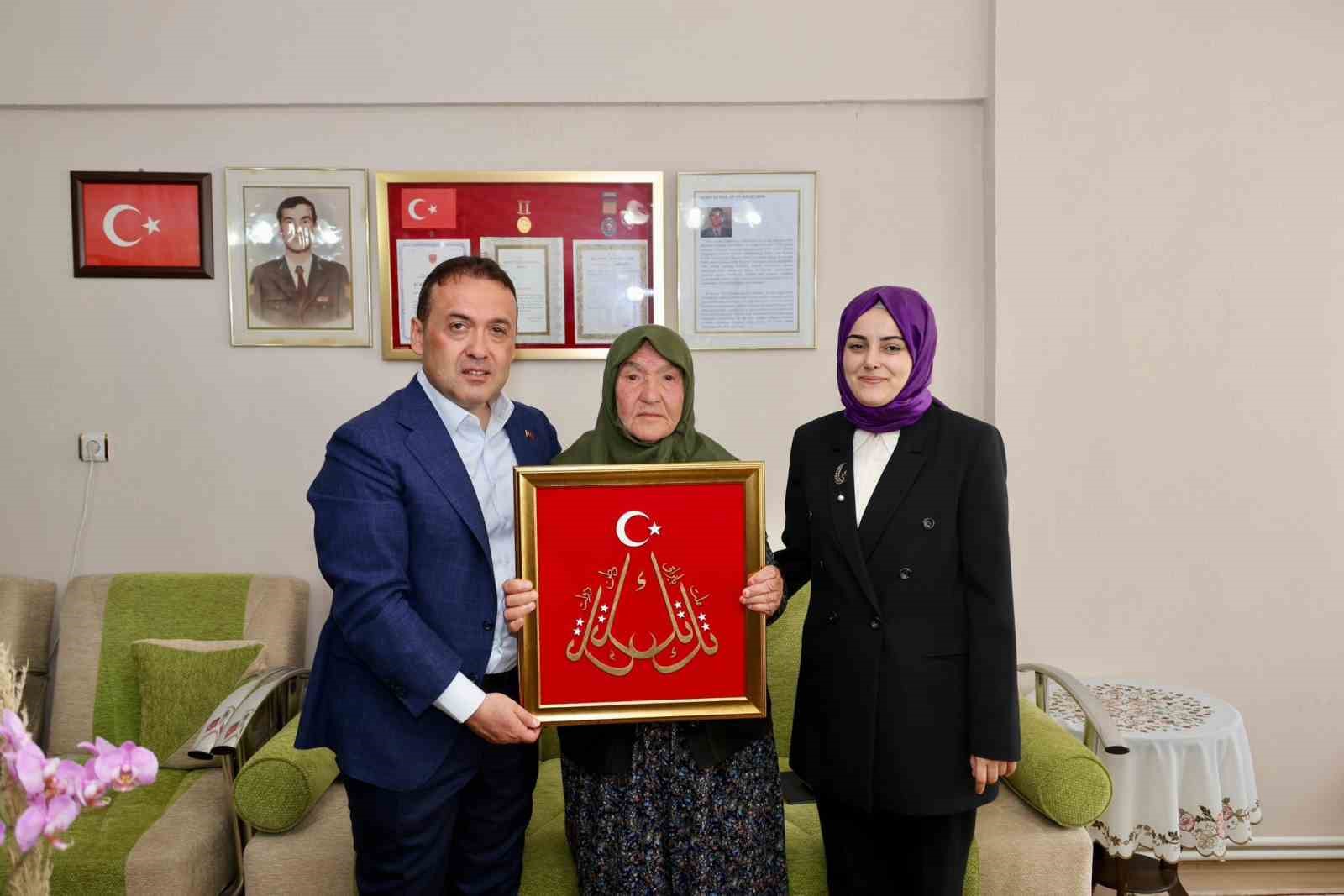 vali-sozer-sehit-ailesi-ile-bulustu
