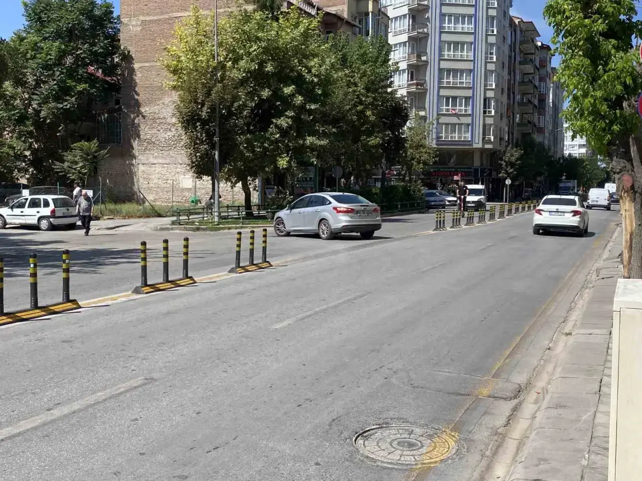 ataturk-caddesinde-trafik-cilesi-bitmiyor