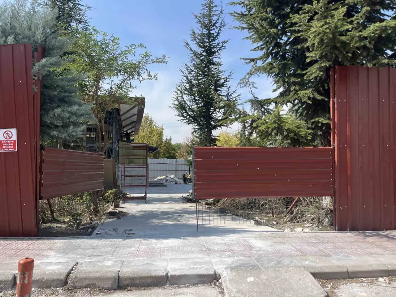 mihriye-hatun-camii-tasiniyor