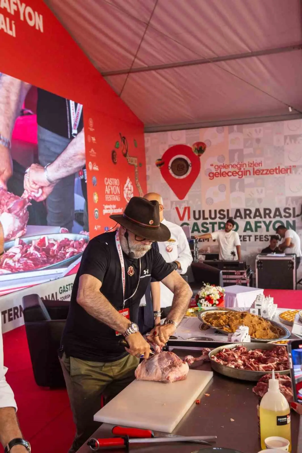 dunyanin-en-buyuk-sucuklu-yumurtasi-rekor-denemesi-yapilacak