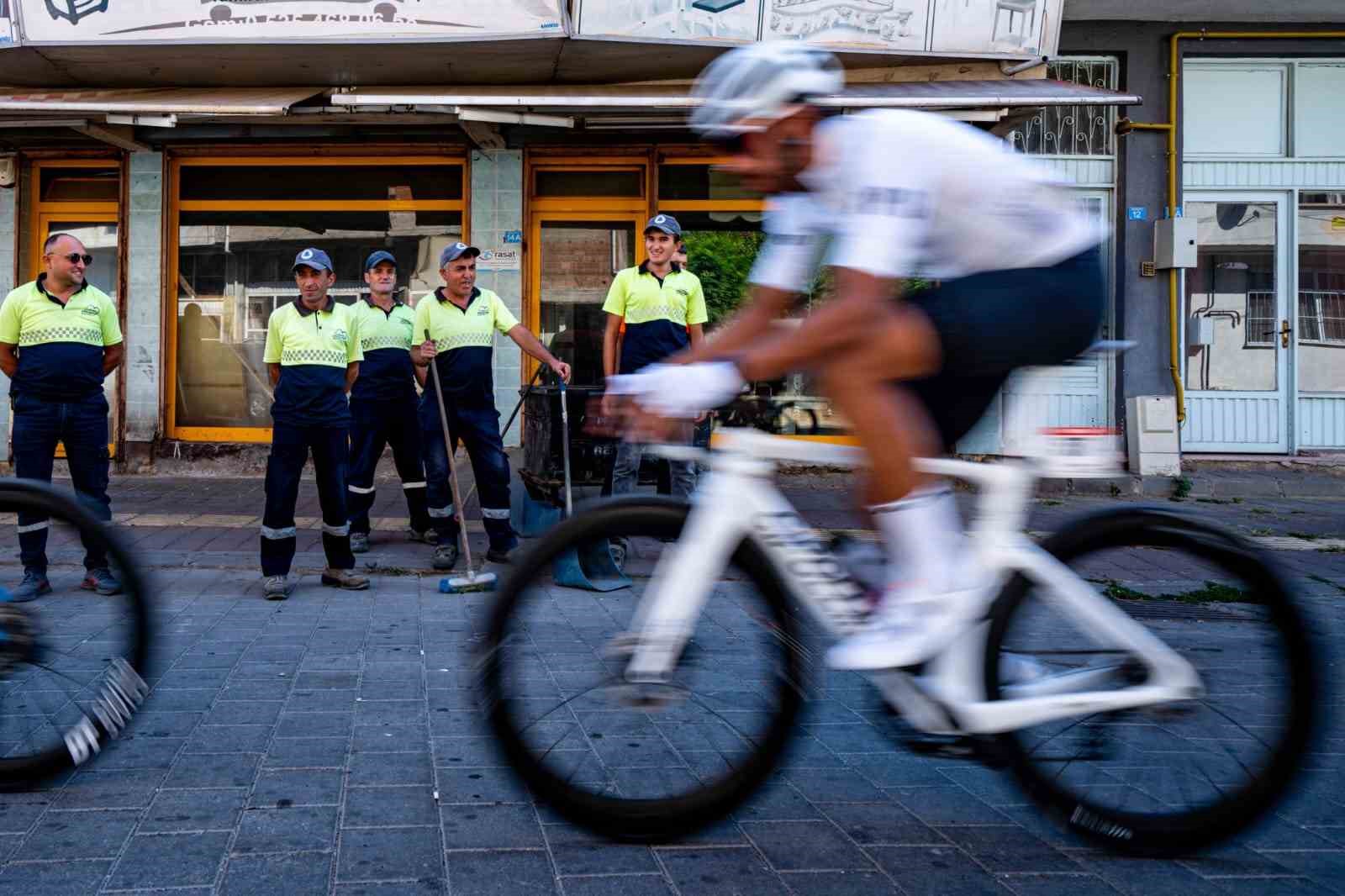 caycuma-granfondoda-eskisehirli-sporcu-kursuye-cikti