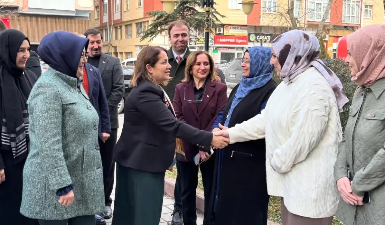 aile-ve-sosyal-hizmetler-bakan-yardimcisi-madaktan-kutahyaya-ziyaret