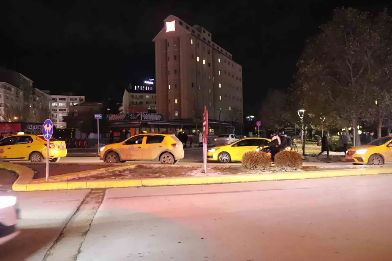 eskisehirde-taksicilerin-yilbasi-yogunlugu