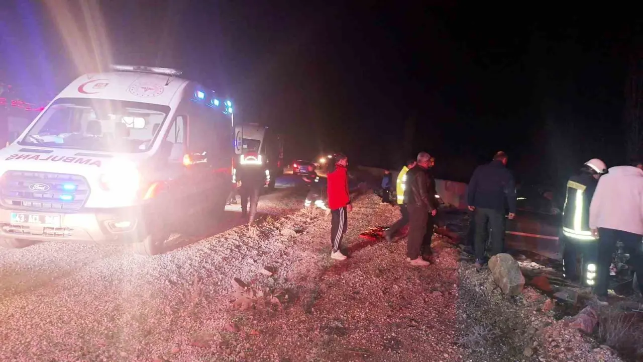 hisarcikta-otomobil-ile-motosiklete-carpisti-2-yarali