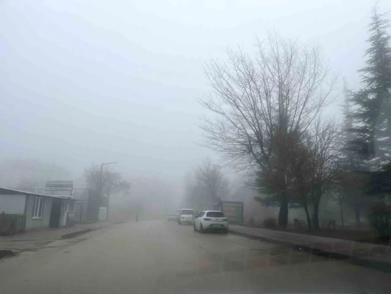 kentin-yuksek-kesimlerinde-sis-etkili-oldu