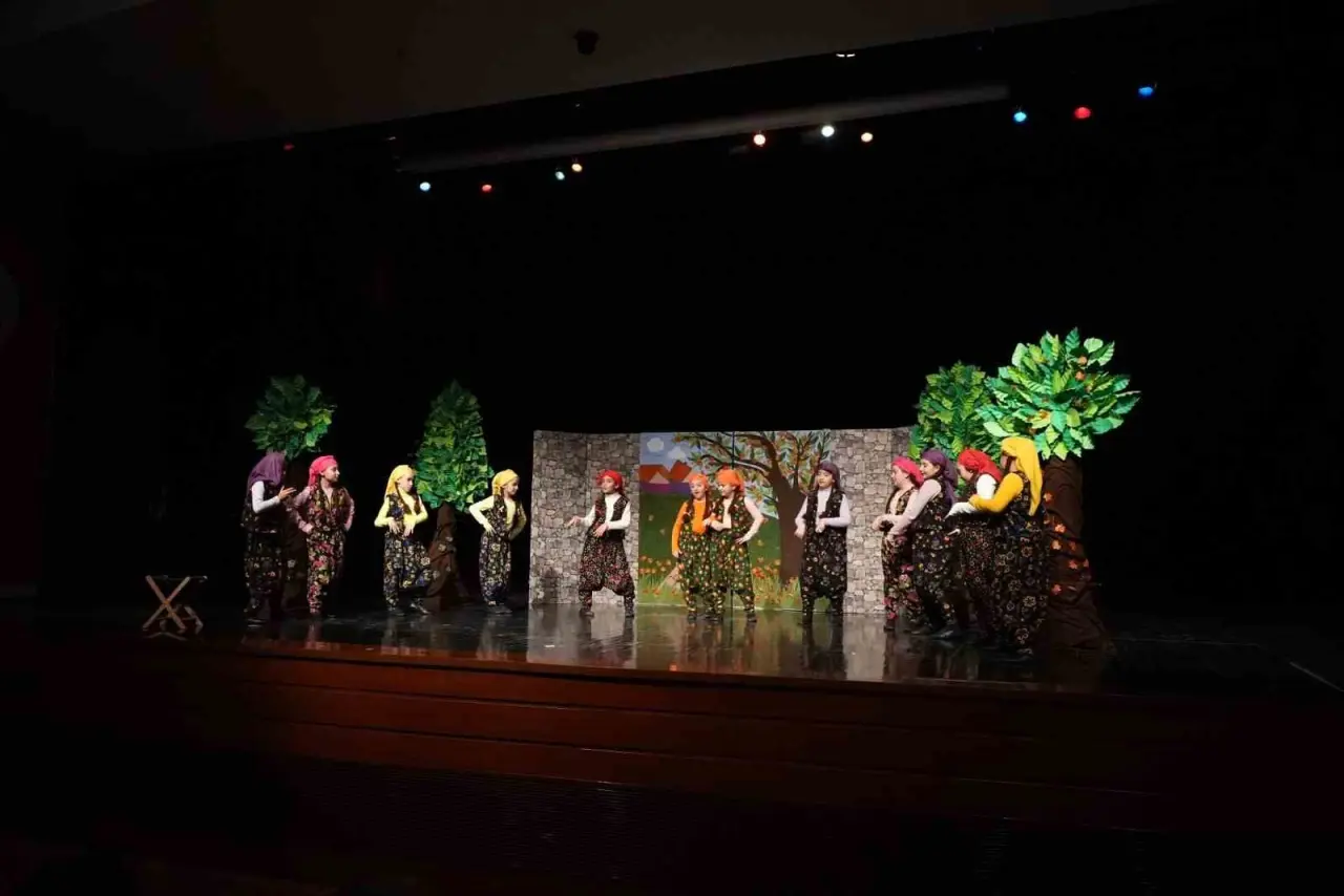 sahnenin-yildizlari-goz-kamastirdi