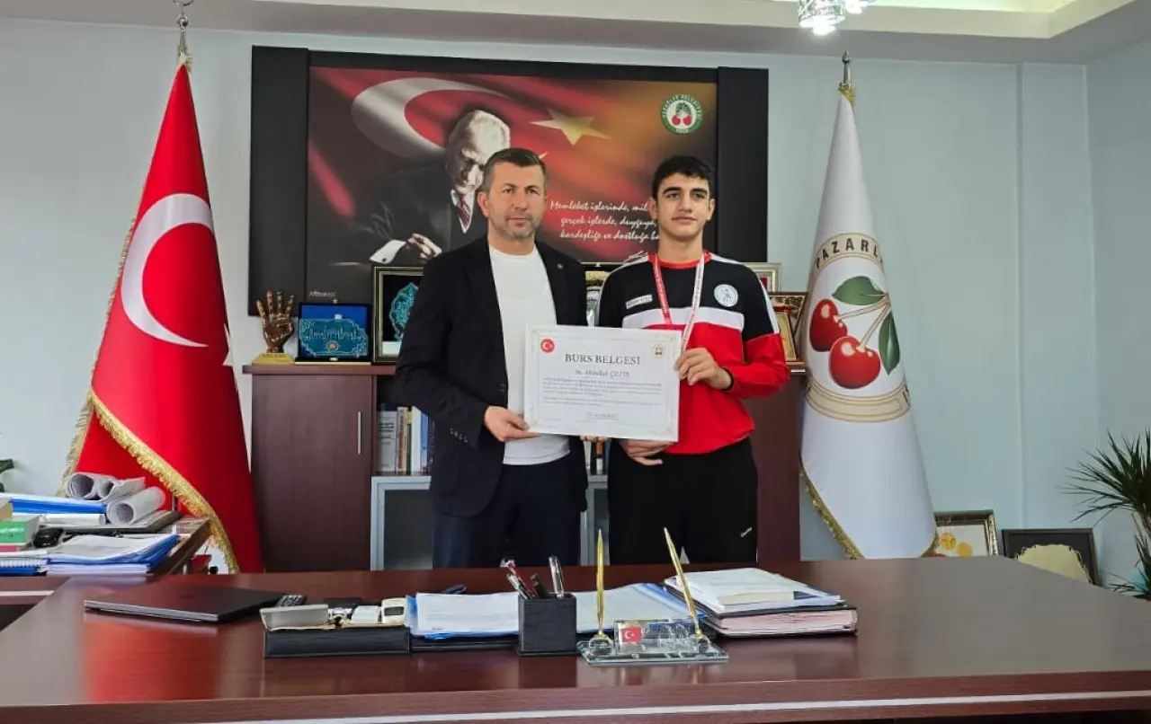 sampiyon-ogrencilere-oduller-ve-burs-mujdesi