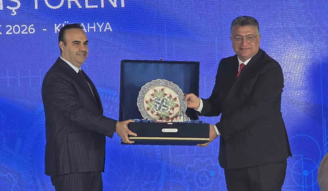 bakan-kacir-kutahyayi-teknoloji-ve-inovasyonda-lider-sehirlerden-biri-haline-getirecegiz