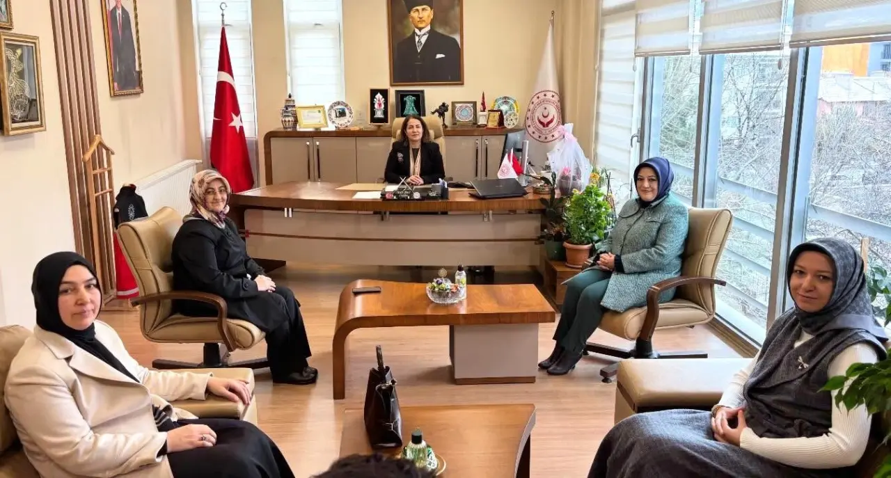 aile-ve-sosyal-hizmetler-bakan-yardimcisi-madaktan-kutahyaya-ziyaret