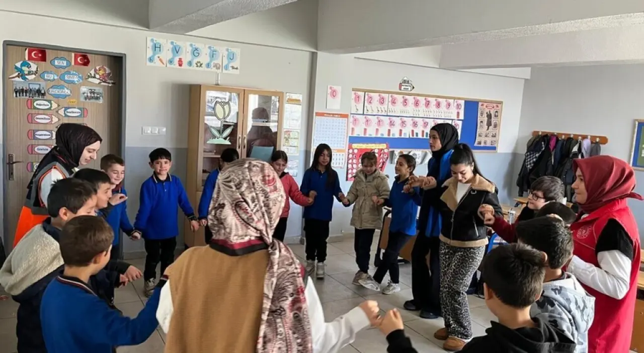 dpu-saphane-myodan-gedizde-tutum-yatirim-ve-turk-mallari-haftasi-etkinligi