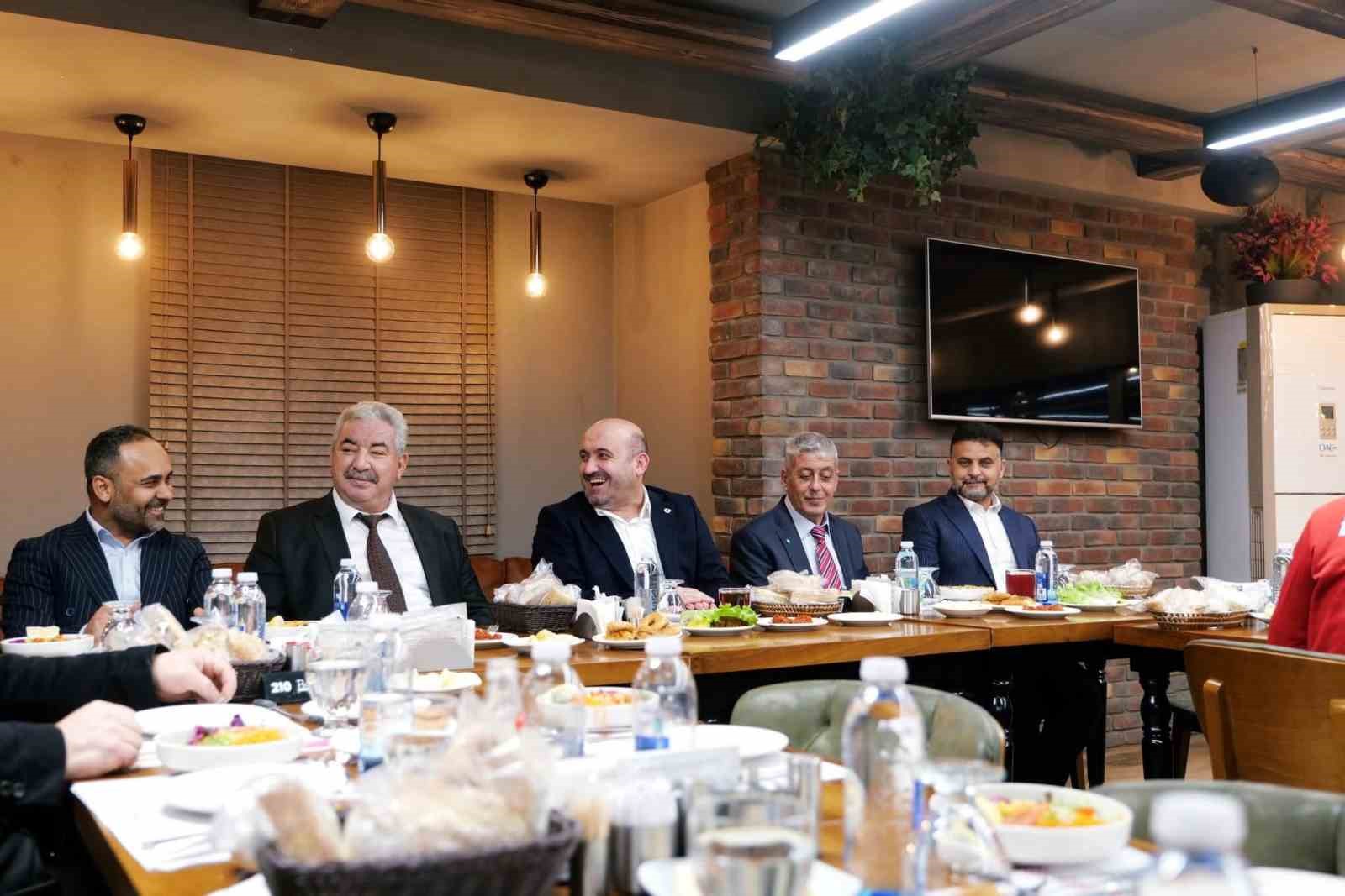 ak-parti-eskisehir-il-baskani-albayraktan-demirspora-moral-yemegi