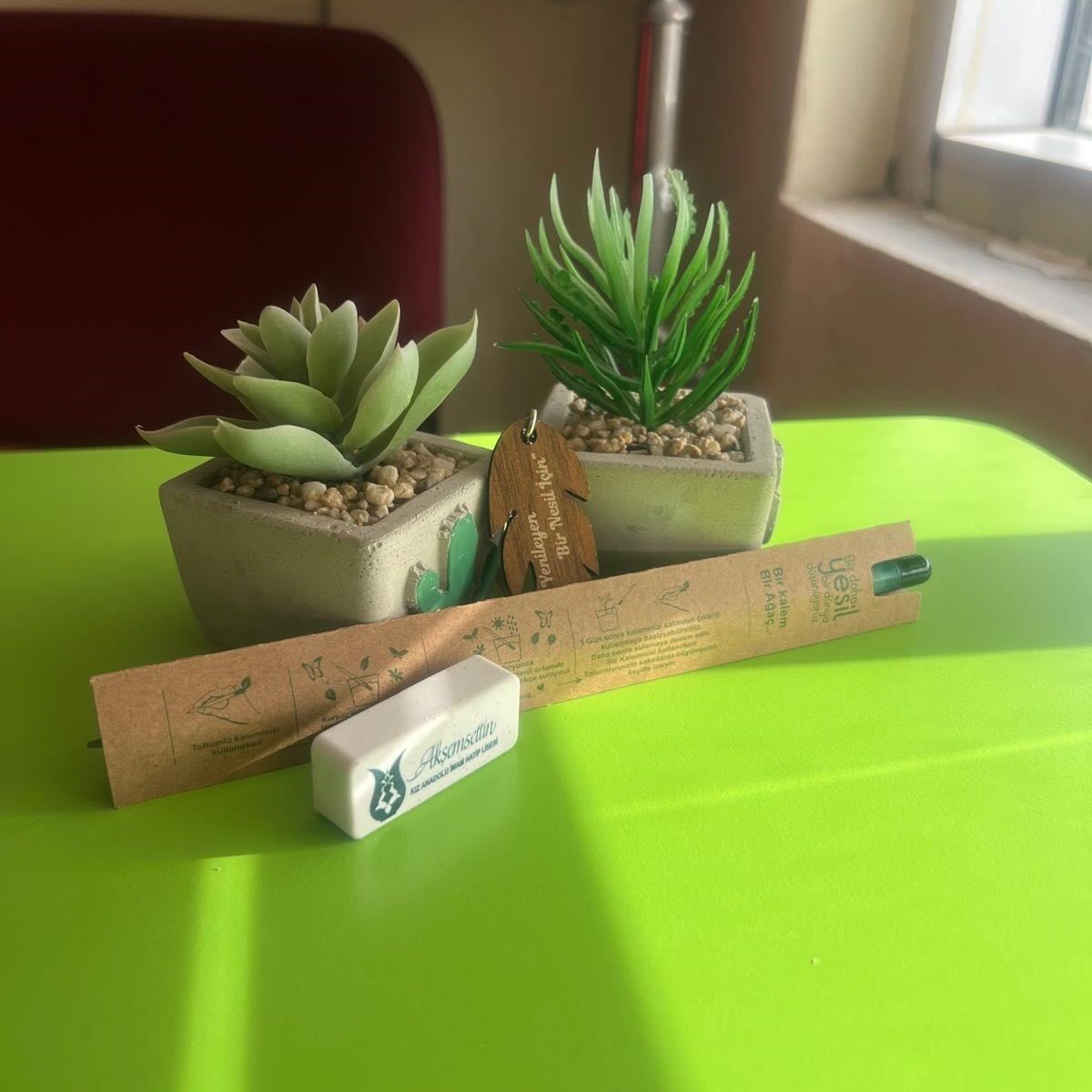 aksemsettin-kiz-anadolu-imam-hatip-lisesinde-ogrencilere-tohumlu-kalem-surprizi