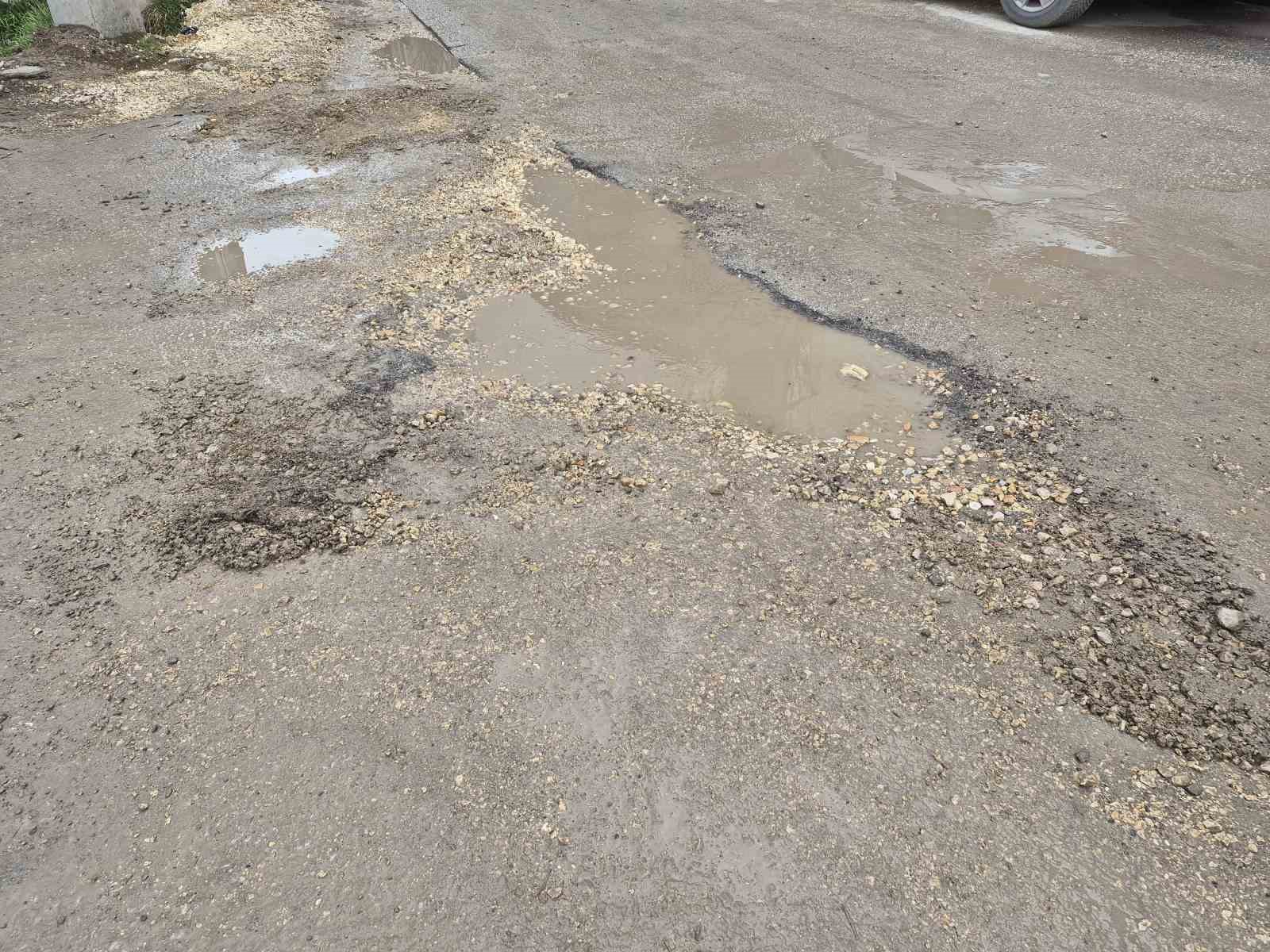 altyapi-calismalari-sirasinda-bozulan-sokagin-onarilmasi-bekleniyor