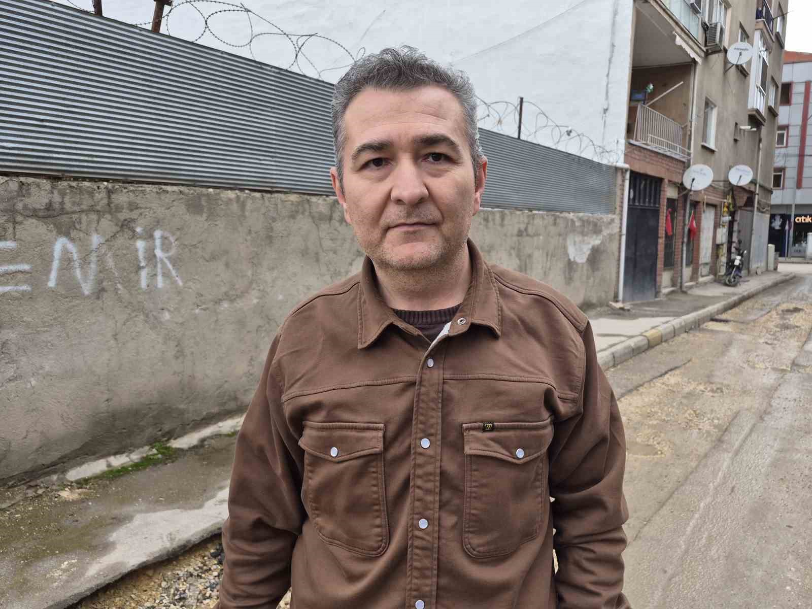 altyapi-calismalari-sirasinda-bozulan-sokagin-onarilmasi-bekleniyor