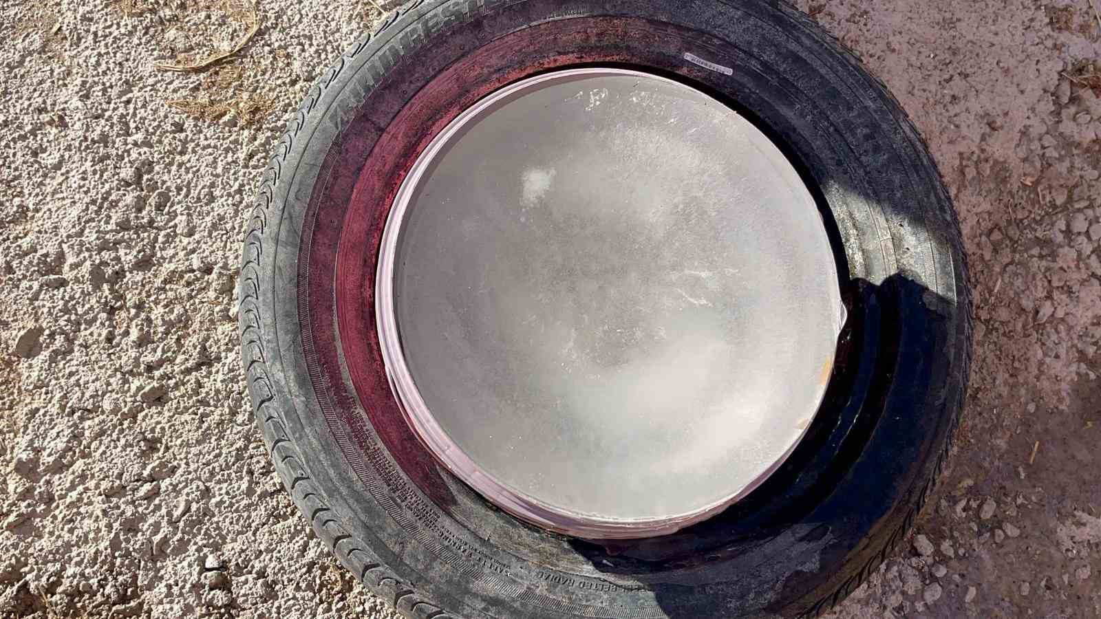 besiciler-donan-su-sebeklerini-acmak-icin-ugrasiyor