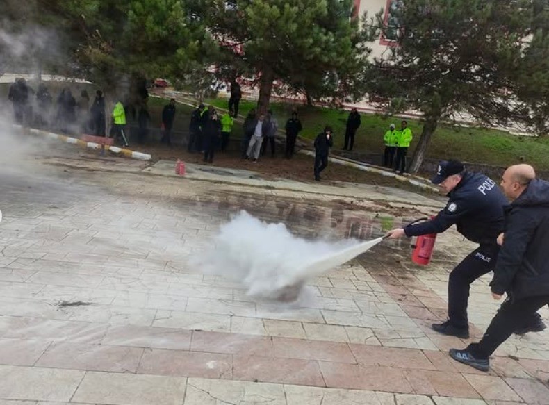 bilecik-polis-evinde-afet-ve-yangin-farkindalik-egitimi