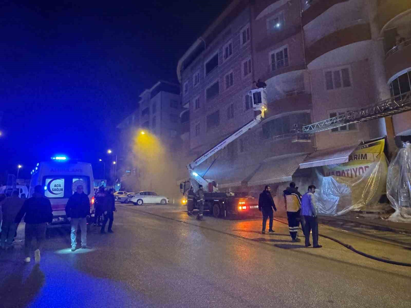 bilecikte-cikan-yanginda-5-kisi-dumandan-etkilendi