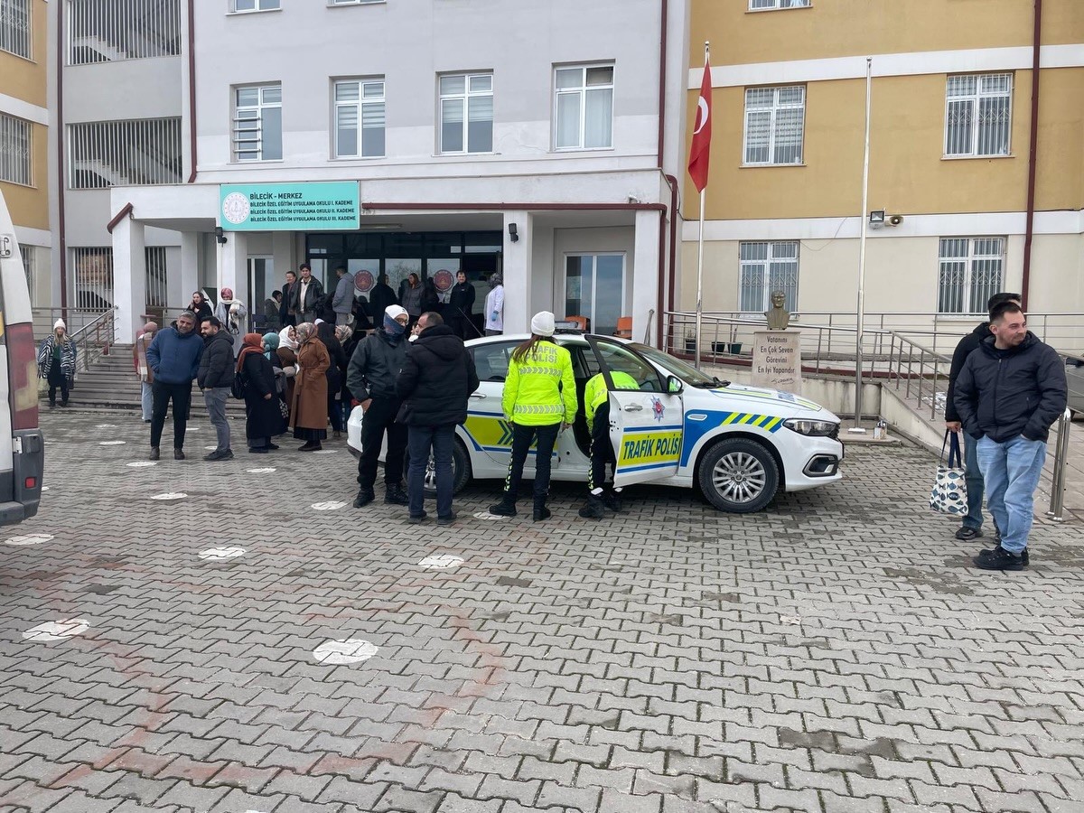 bilecikte-tasimali-egitim-araclari-denetlendi