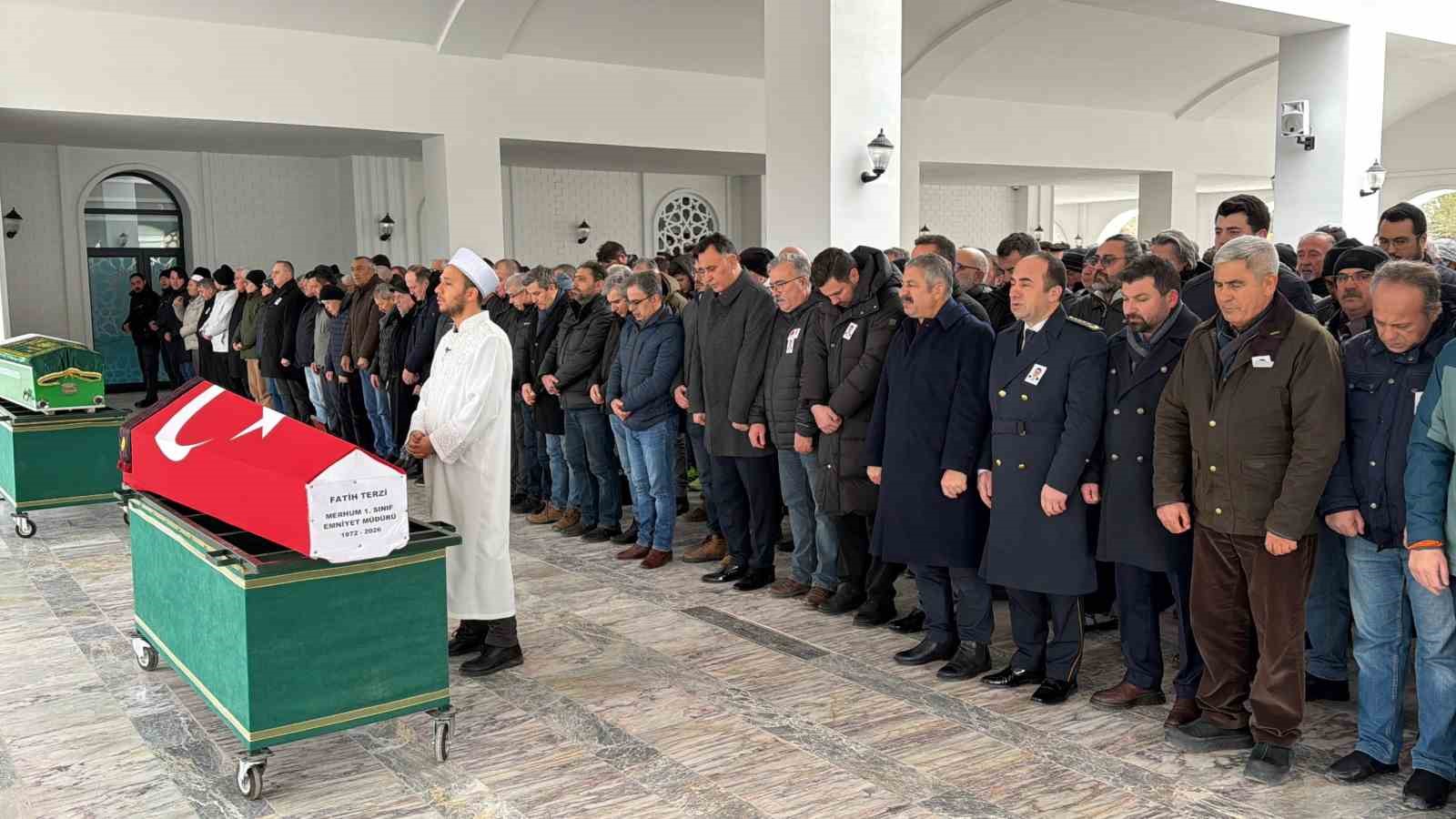 birinci-sinif-emniyet-muduru-fatih-terzi-son-yolculuguna-ugurlandi