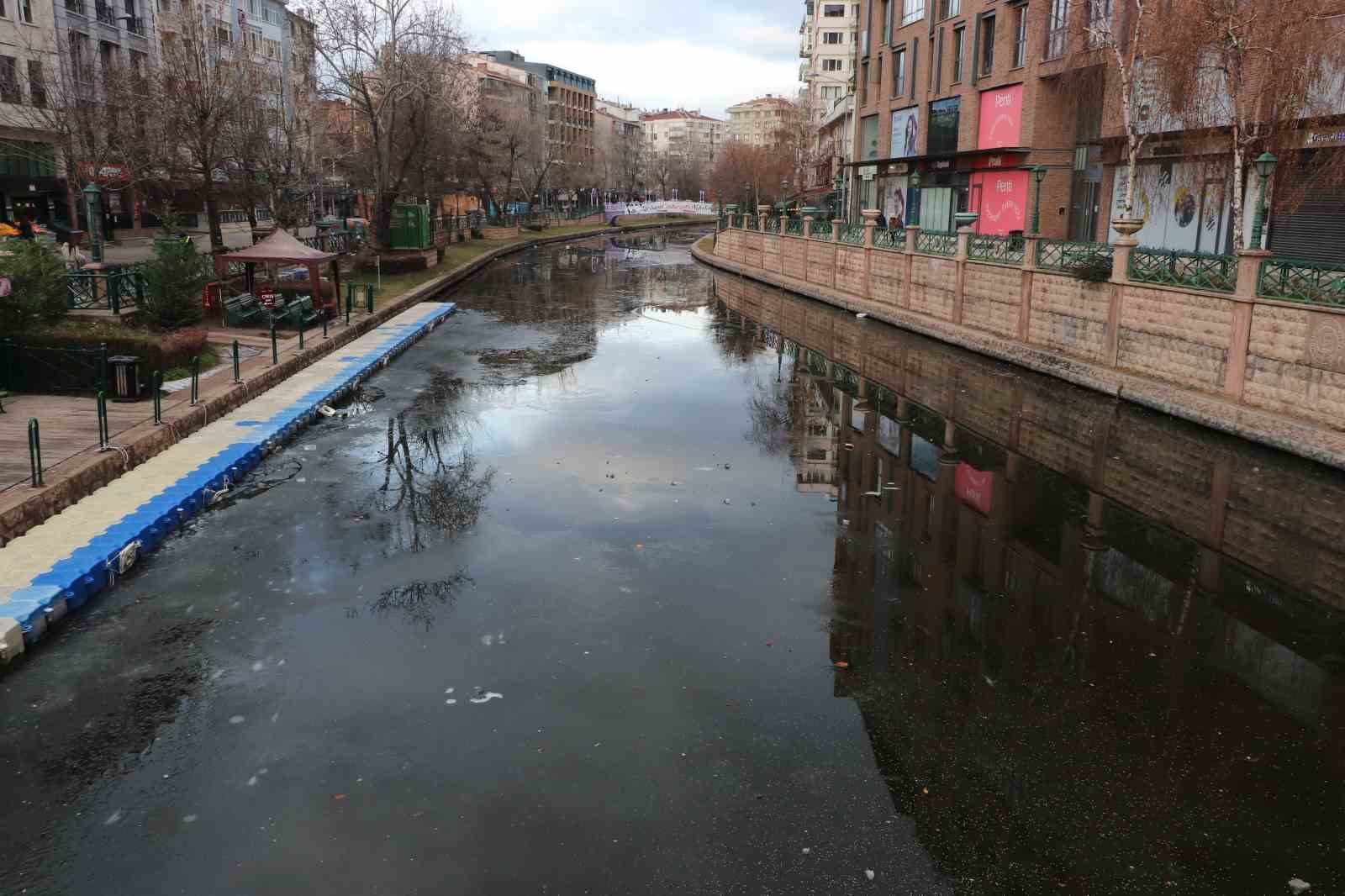 donan-porsuk-cayinin-buzu-erimeye-basladi