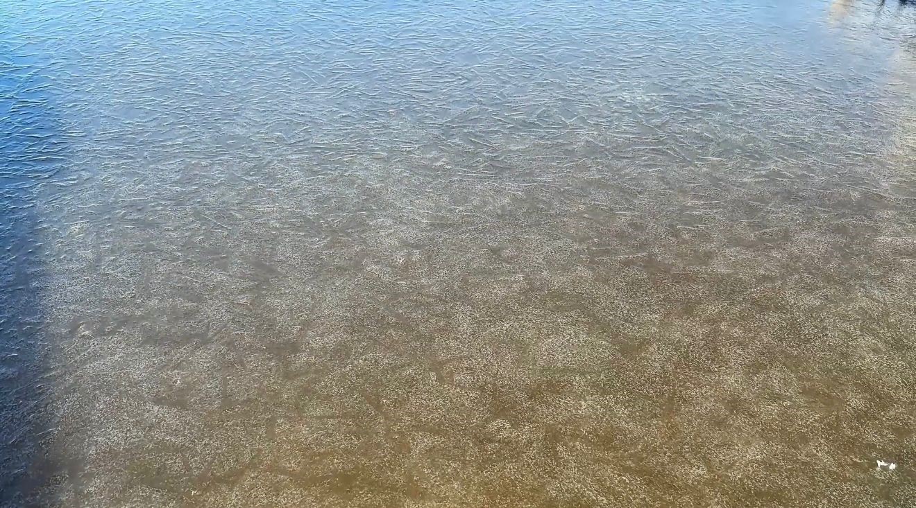 eber-golu-soguk-hava-nedeniyle-dondu