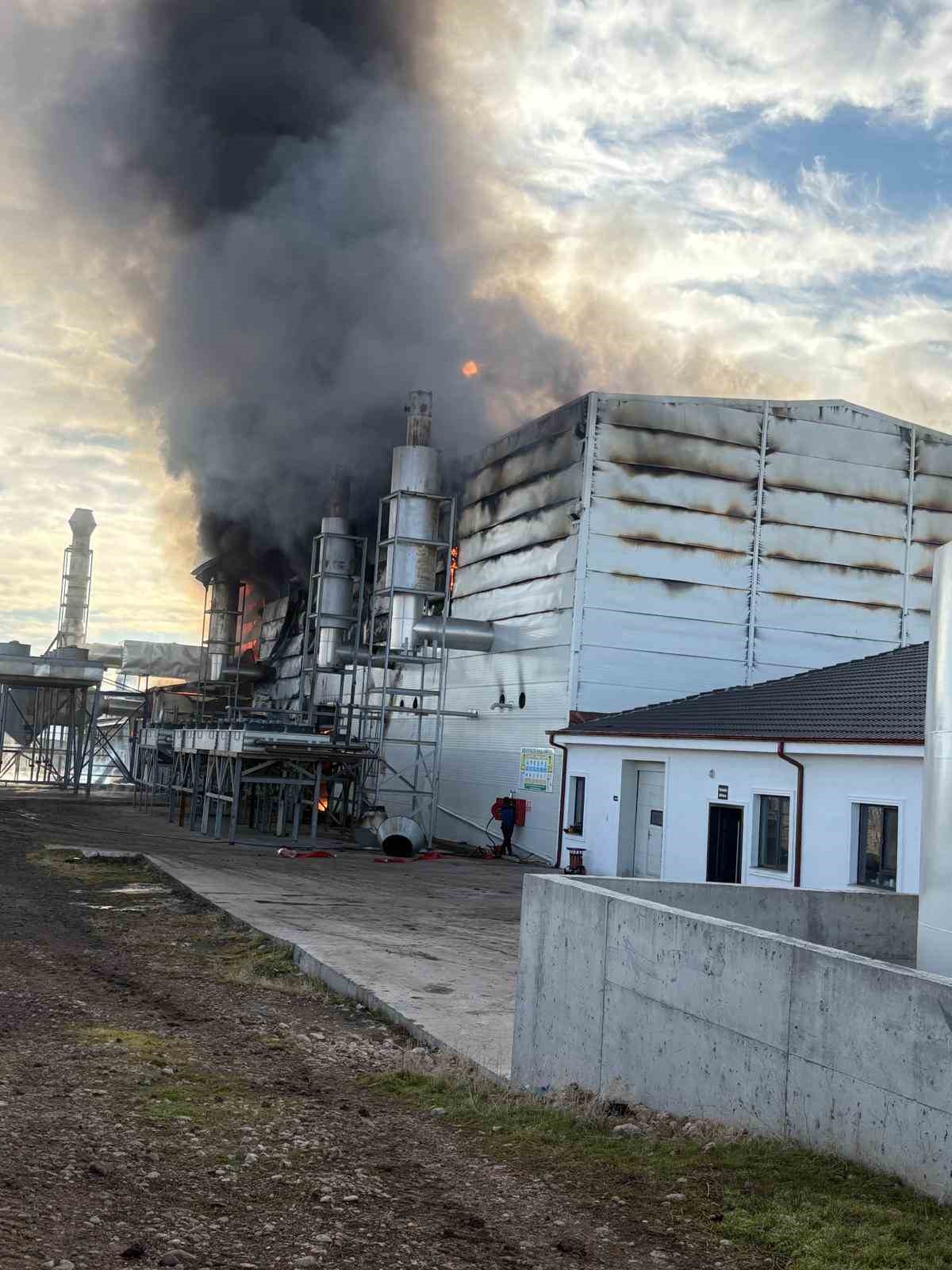 elektrik-uretim-tesisinde-yangin