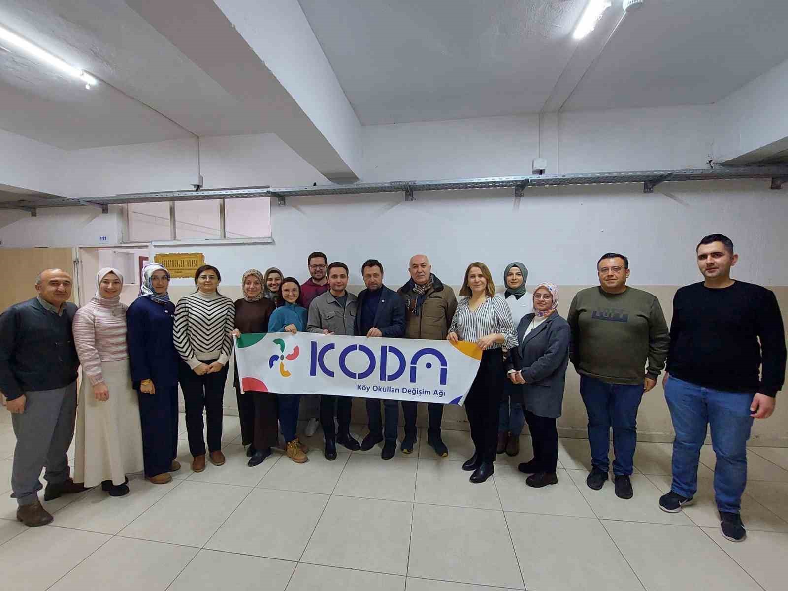 emirdag-ogretmen-toplulugunda-cocuklarla-felsefe-egitimi