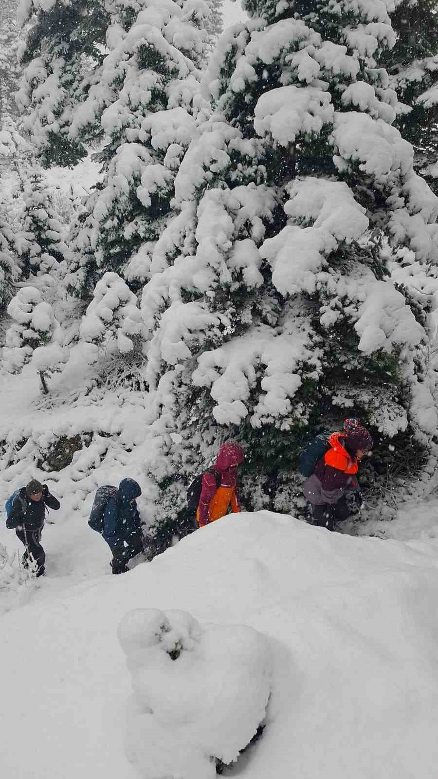 esdag-uyeleri-30-kilometrelik-zorlu-orman-parkurunu-geride-birakti