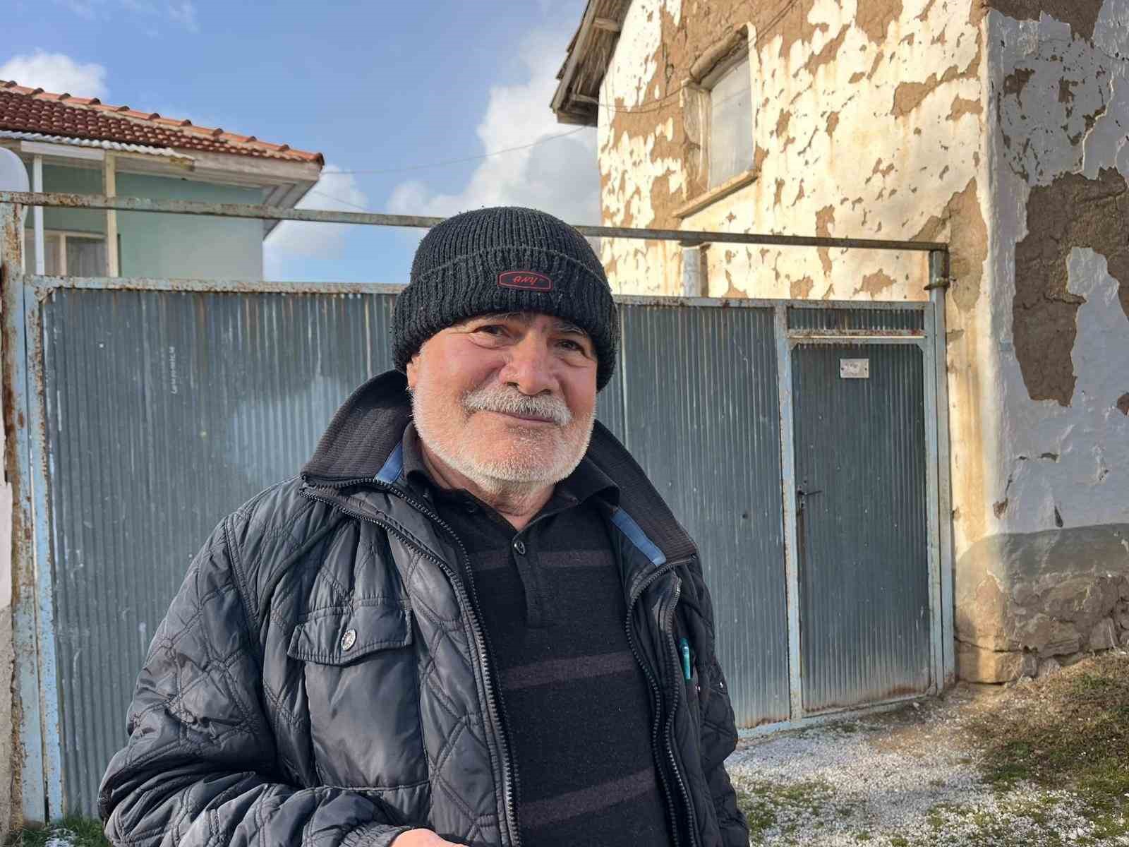 eskisehirdeki-koyde-ilginc-arazi-sikintisi