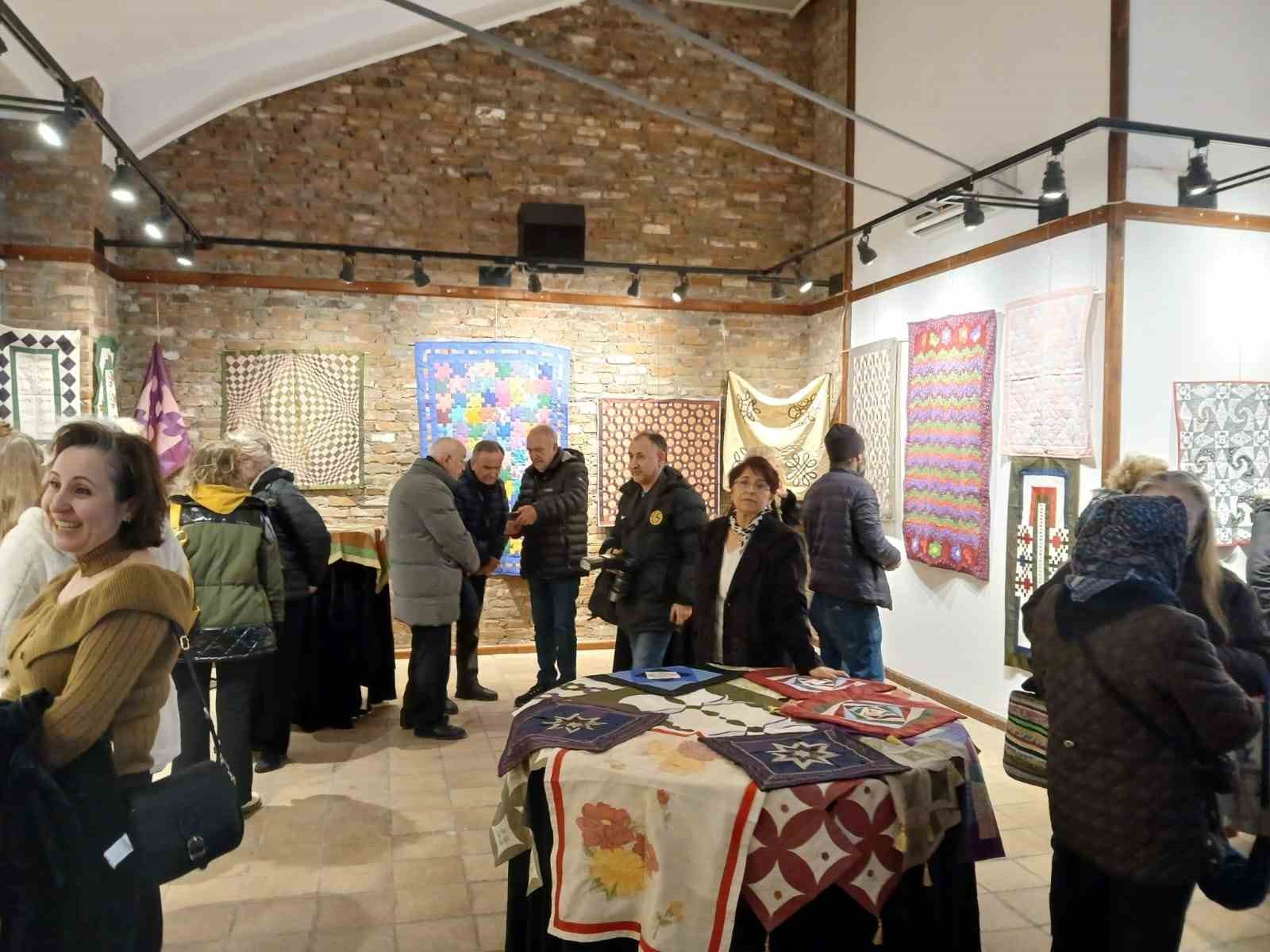 eskisehirli-kirkyama-egitmenleri-kirkyama-adli-sergi-actilar