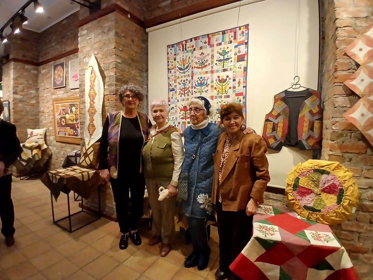 eskisehirli-kirkyama-egitmenleri-kirkyama-adli-sergi-actilar