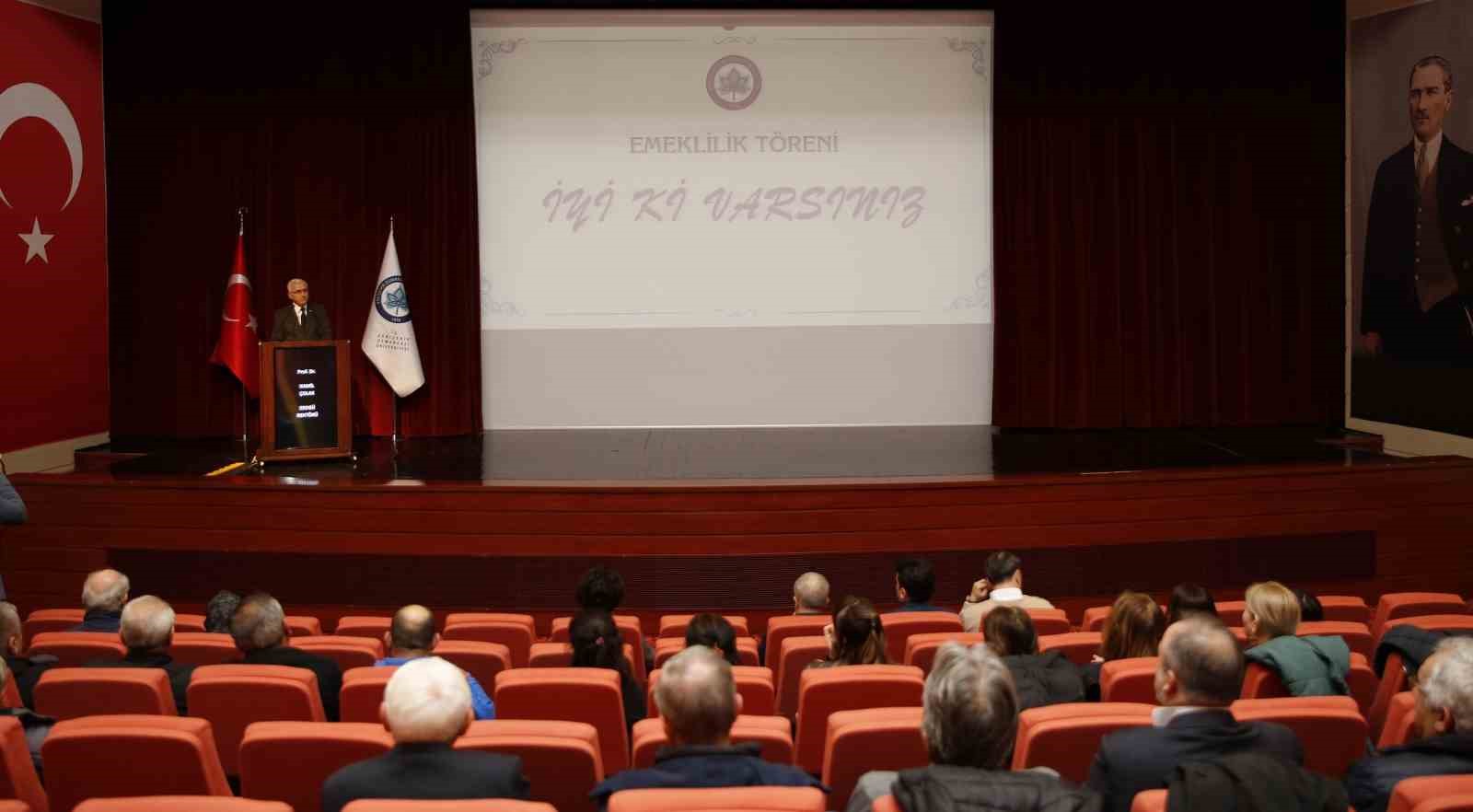 esogude-idari-personele-emeklilik-toreni