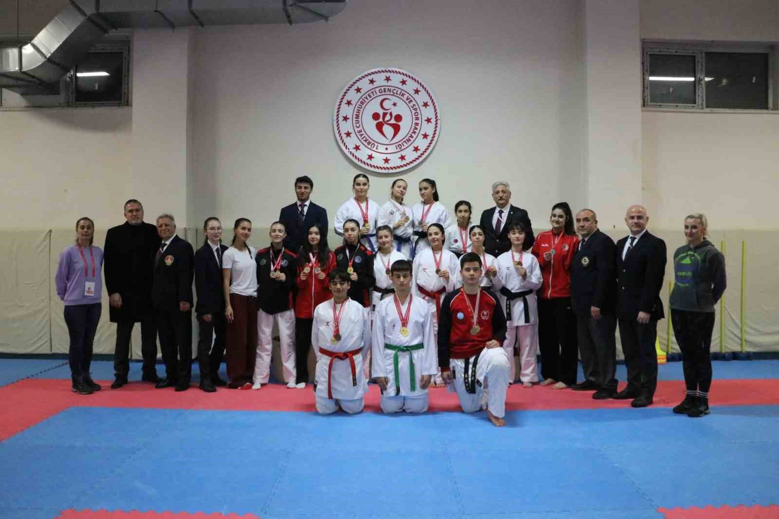 gencler-karate-takim-il-birinciligi-musabakalari-sona-erdi