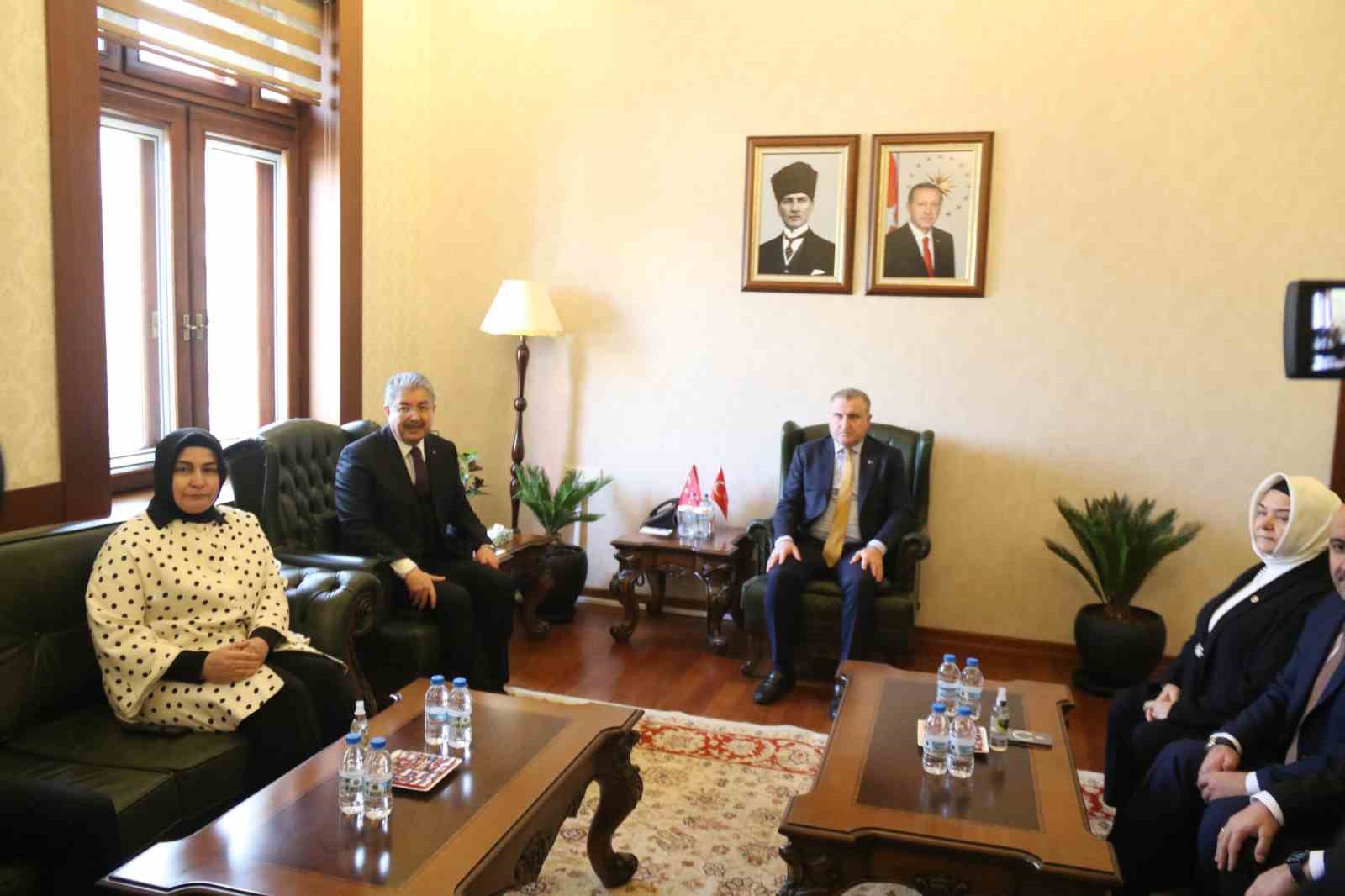 genclik-ve-spor-bakani-bak-eskisehirde