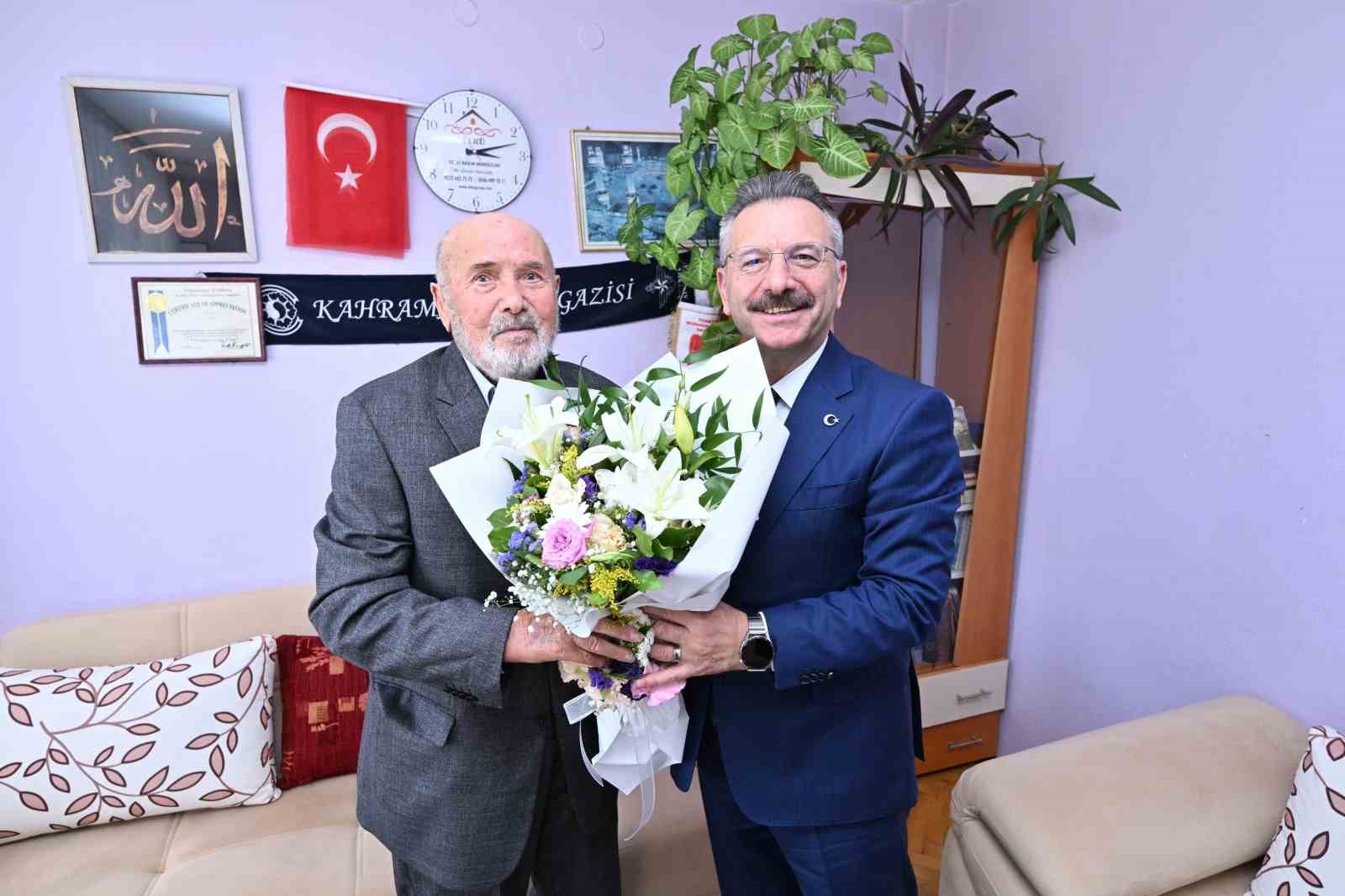 huseyin-aksoy-kesintisiz-25-yillik-valilik-gorevini-noktaladi