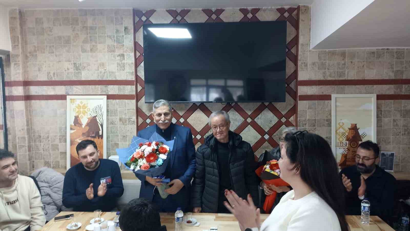 ilkokul-arkadaslari-24-yil-sonra-bulustu