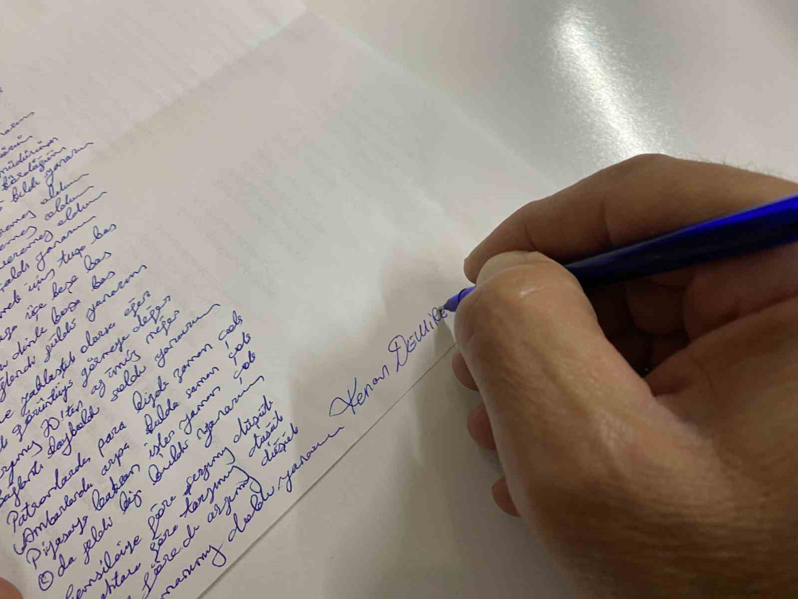 kaybettigi-telefonu-icin-siir-yazdi