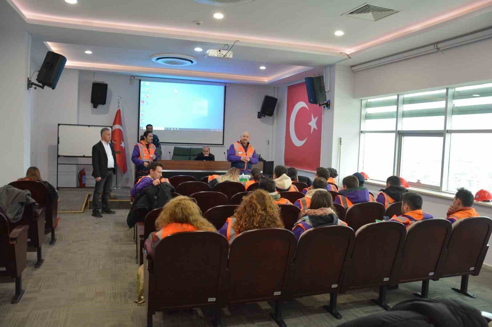 kutahyada-arama-kurtarma-gonullulerine-orman-yanginlarina-mudahale-egitimi