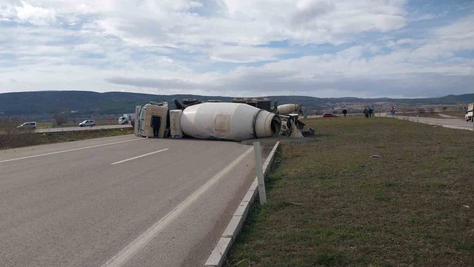 kutahyada-beton-mikserleri-carpisti-2-yarali