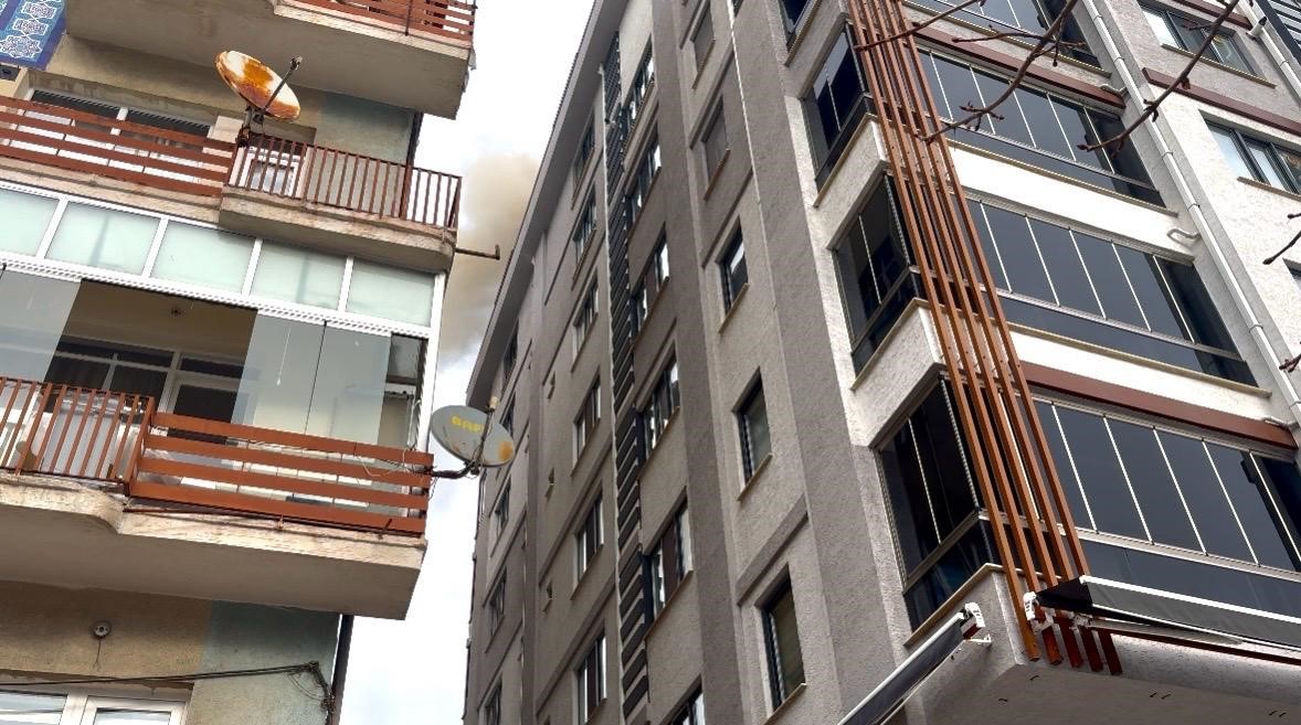 kutahyada-korkutan-yangin-3-kisi-dumandan-etkilendi