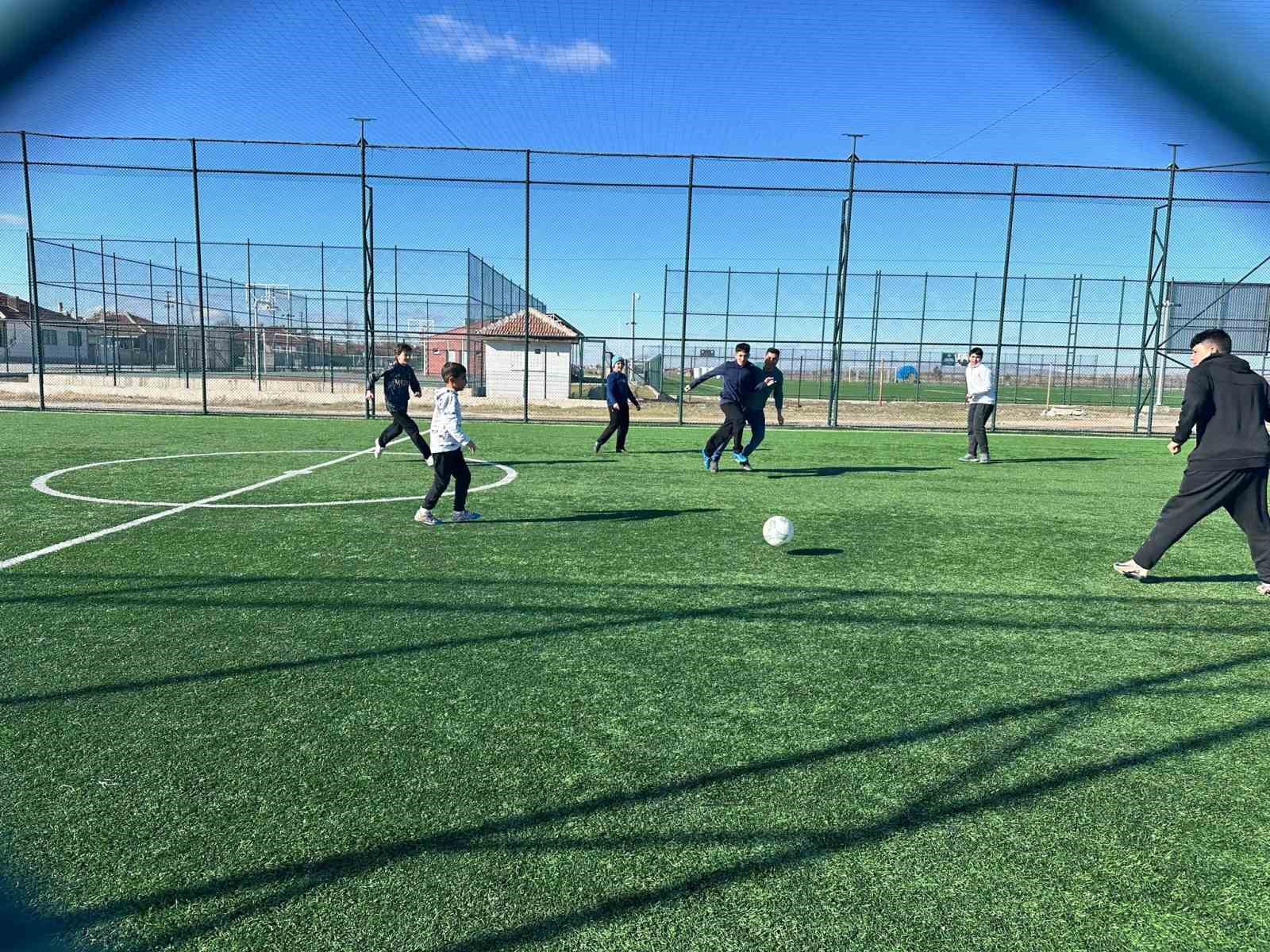 mahmudiyedeki-spor-tesisleri-hizmet-veriyor