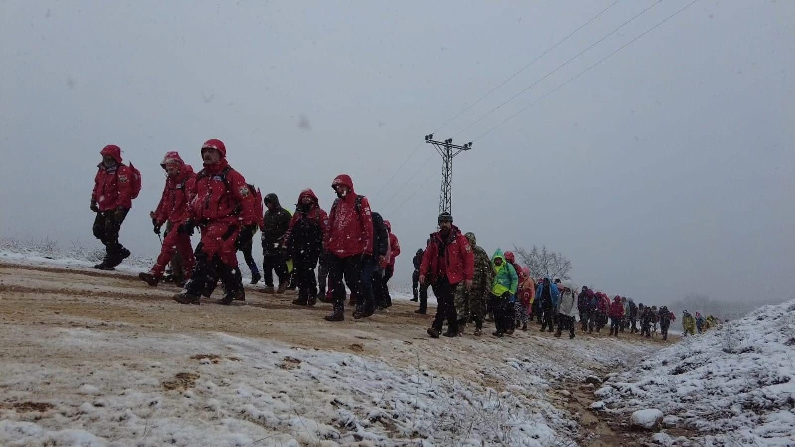 metristepede-18-yillik-vefa-akut-inonu-zaferini-kar-altinda-kutladi