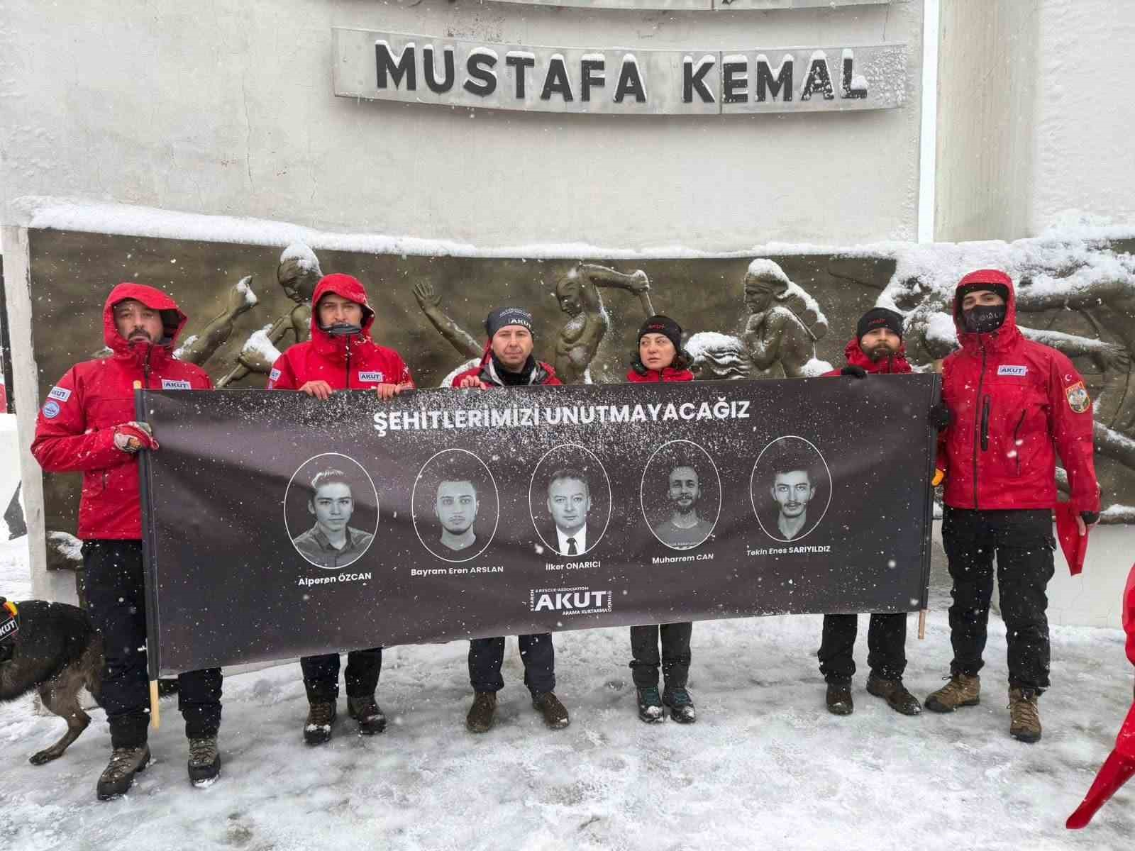 metristepede-18-yillik-vefa-akut-inonu-zaferini-kar-altinda-kutladi